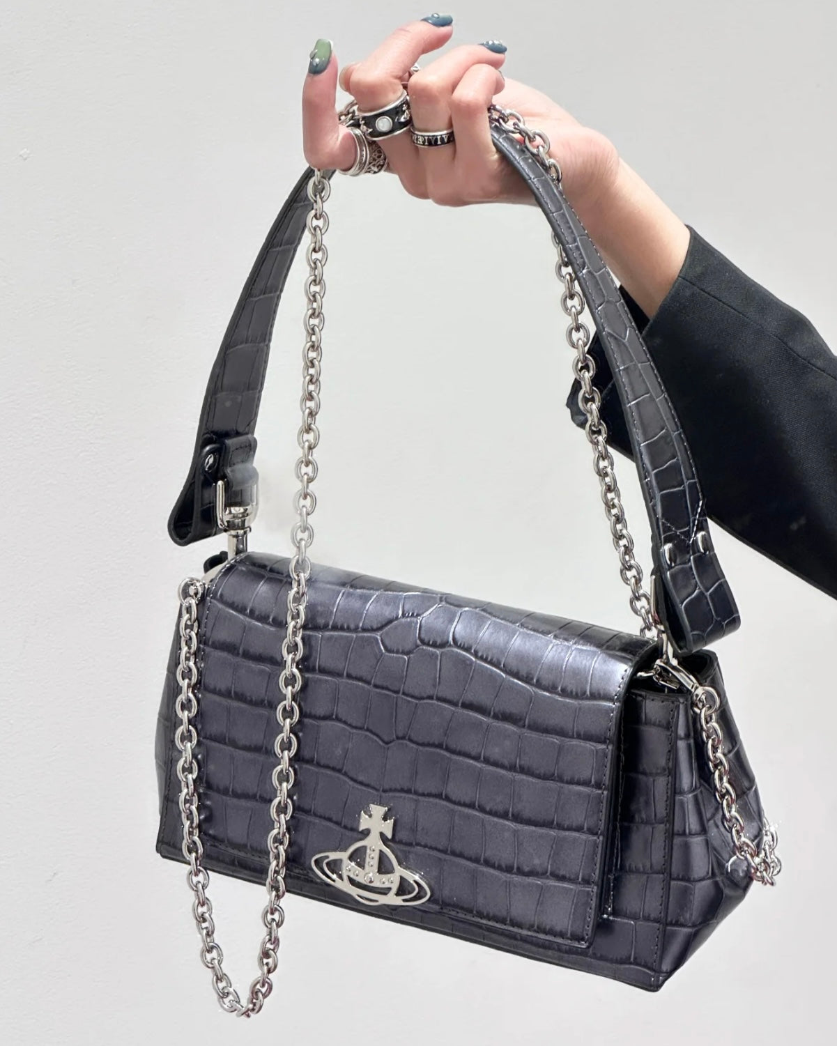 Vivienne Westwood Hazel Handbag SS25春季最新鐵灰鱷魚皮［最新上架! 限時優惠中!］