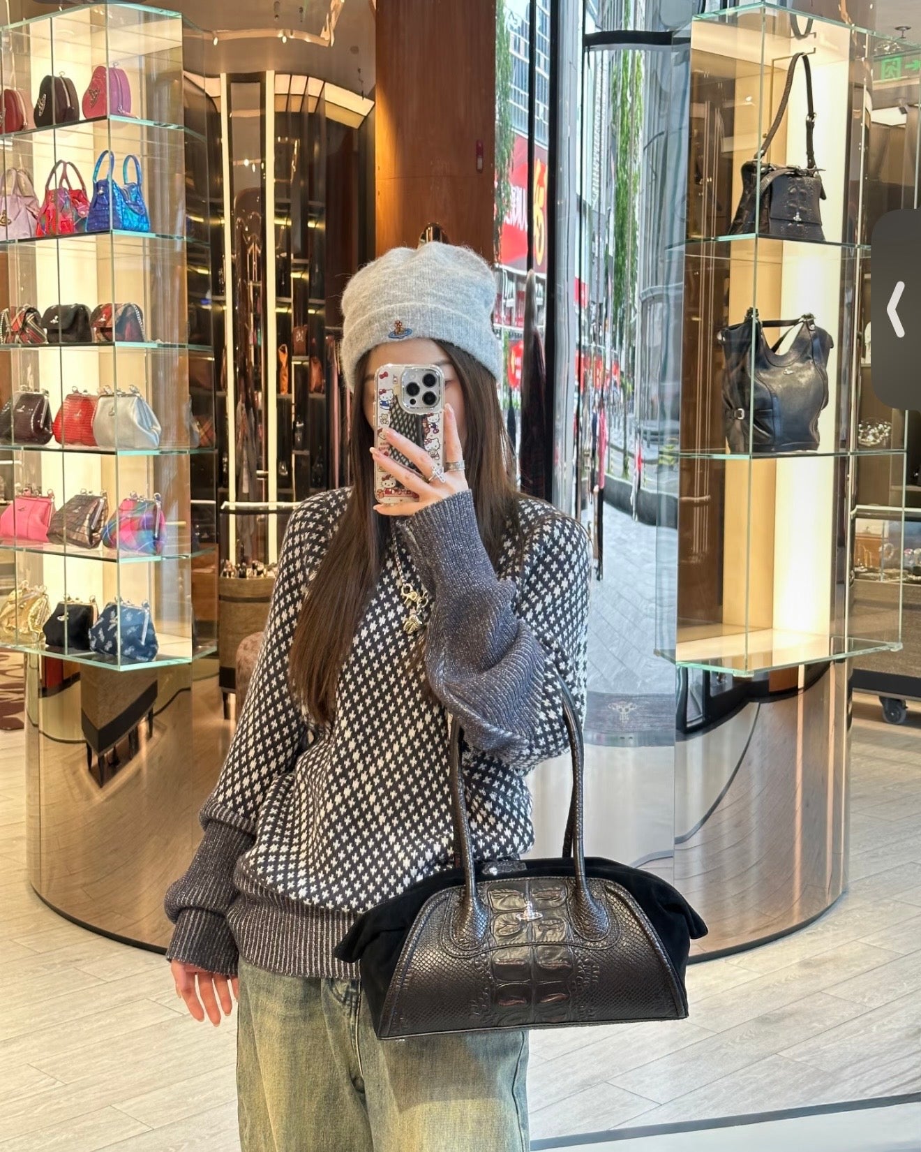 Vivienne Westwood Shirley Small Holdall Bag 最新上架法棍袋 [黑色猄皮限量現貨 年末大折扣中! 容量超大!]