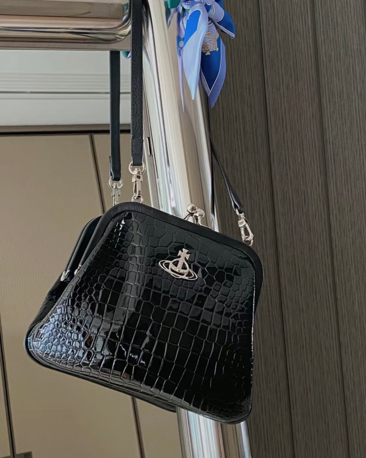 Vivienne Westwood Vivienne's Clutch Bag 黑色鱷魚皮［只有2個折扣現貨!]