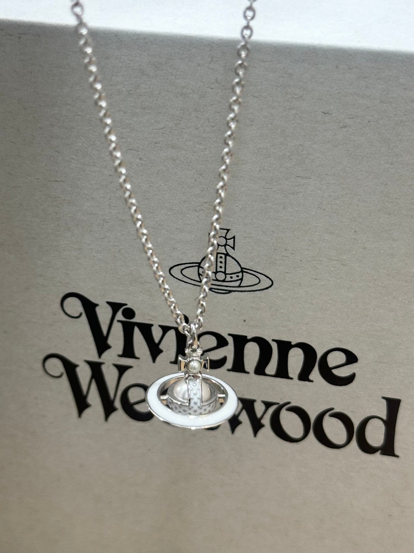 Vivienne Westwood Simonetta Bas Relief Pendant Necklace 立體土星小珍珠  [最新上架]