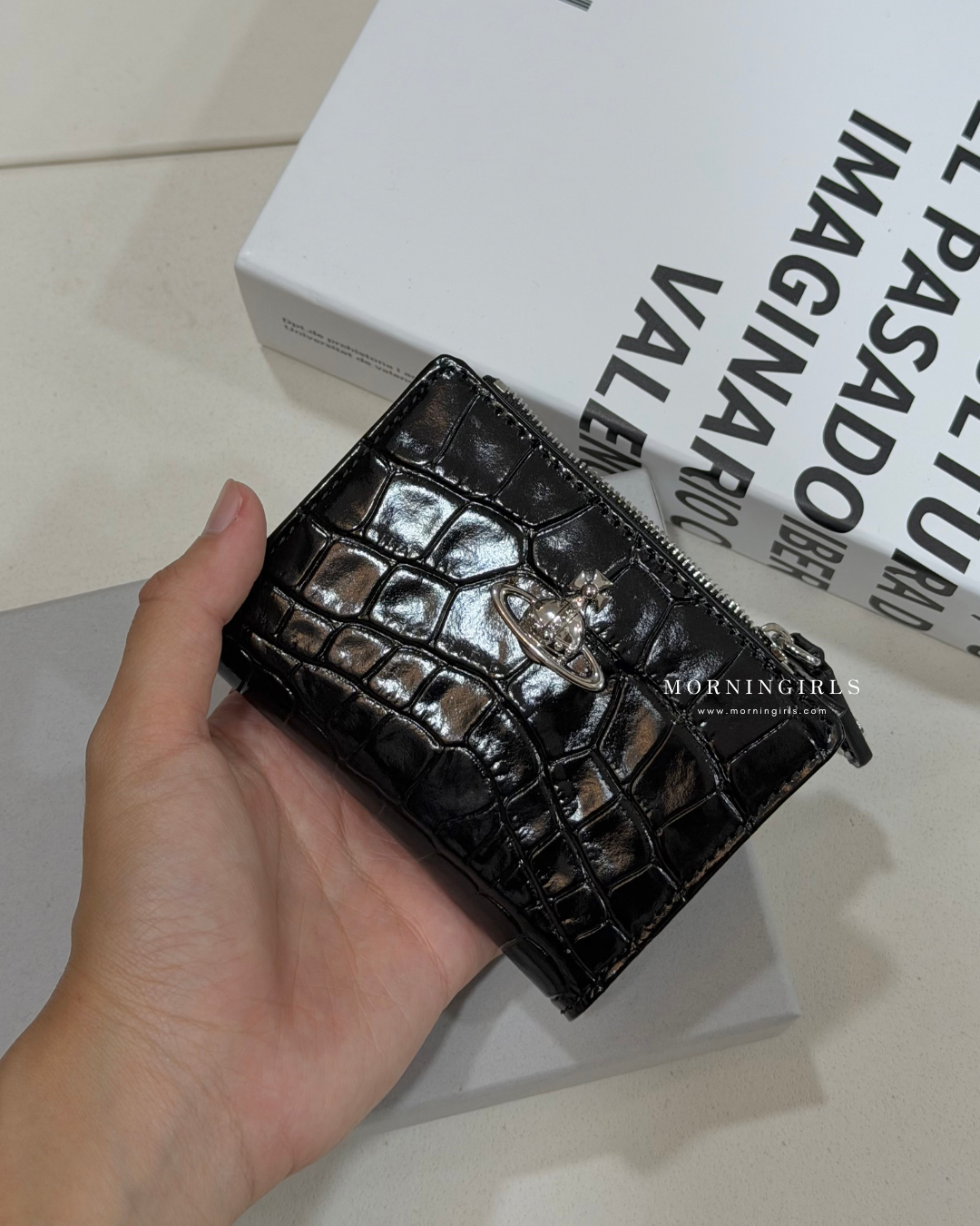 Vivienne Westwood 黑銀鱷魚皮兩摺小銀包  [性價比超高]