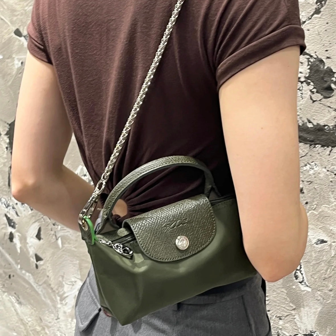 LONGCHAMP Le Pliage Pouch With Handle ［石墨灰超限量補貨!配肩帶+$60］