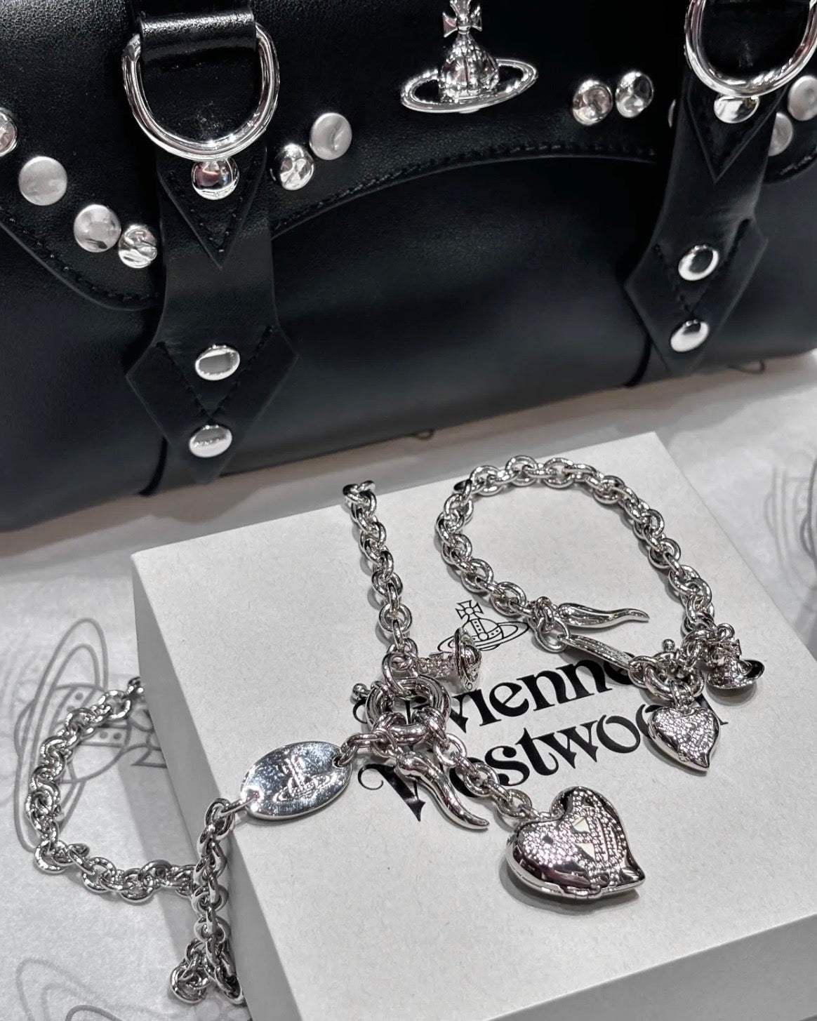 Vivienne Westwood Della 粗鏈愛心星球小辣椒吊墜 [2026最新系列! 極推薦!]