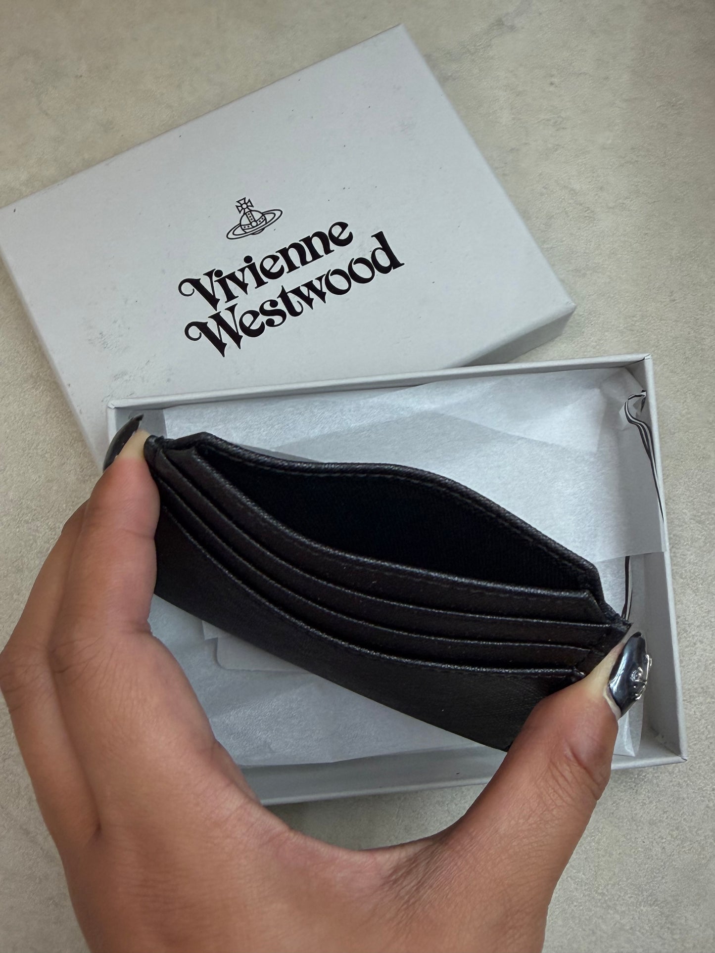 Vivienne Westwood Cardholder 小梯形卡套 黑銀十字紋 [多卡位! 最新3D Logo 性價比超高 限量現貨優惠中!]