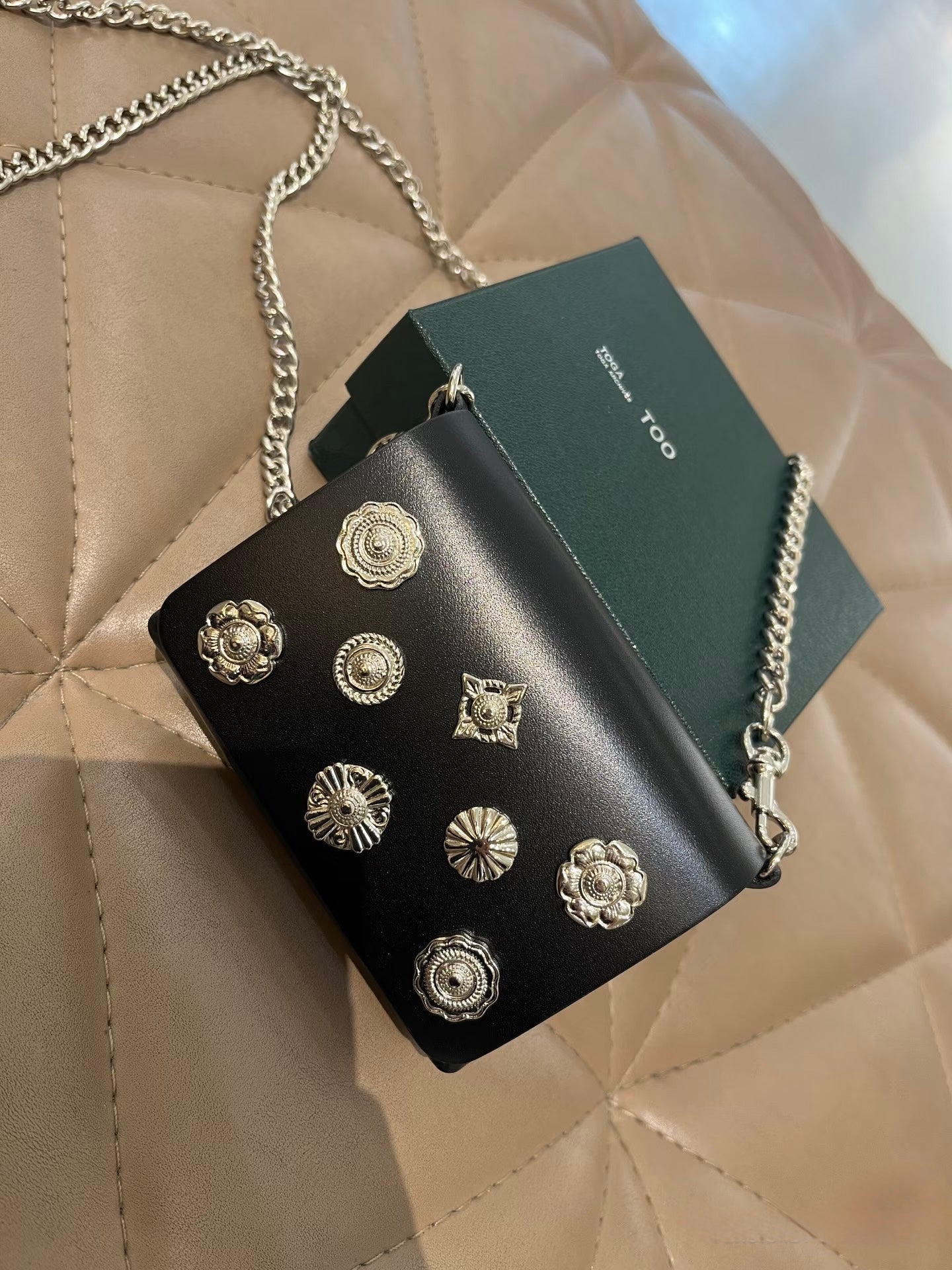 Toga Too Chain Bag SMALL 自留黑色 折扣超過$1000! [年度季末大折扣! 微量￼現貨優惠完售即止!]