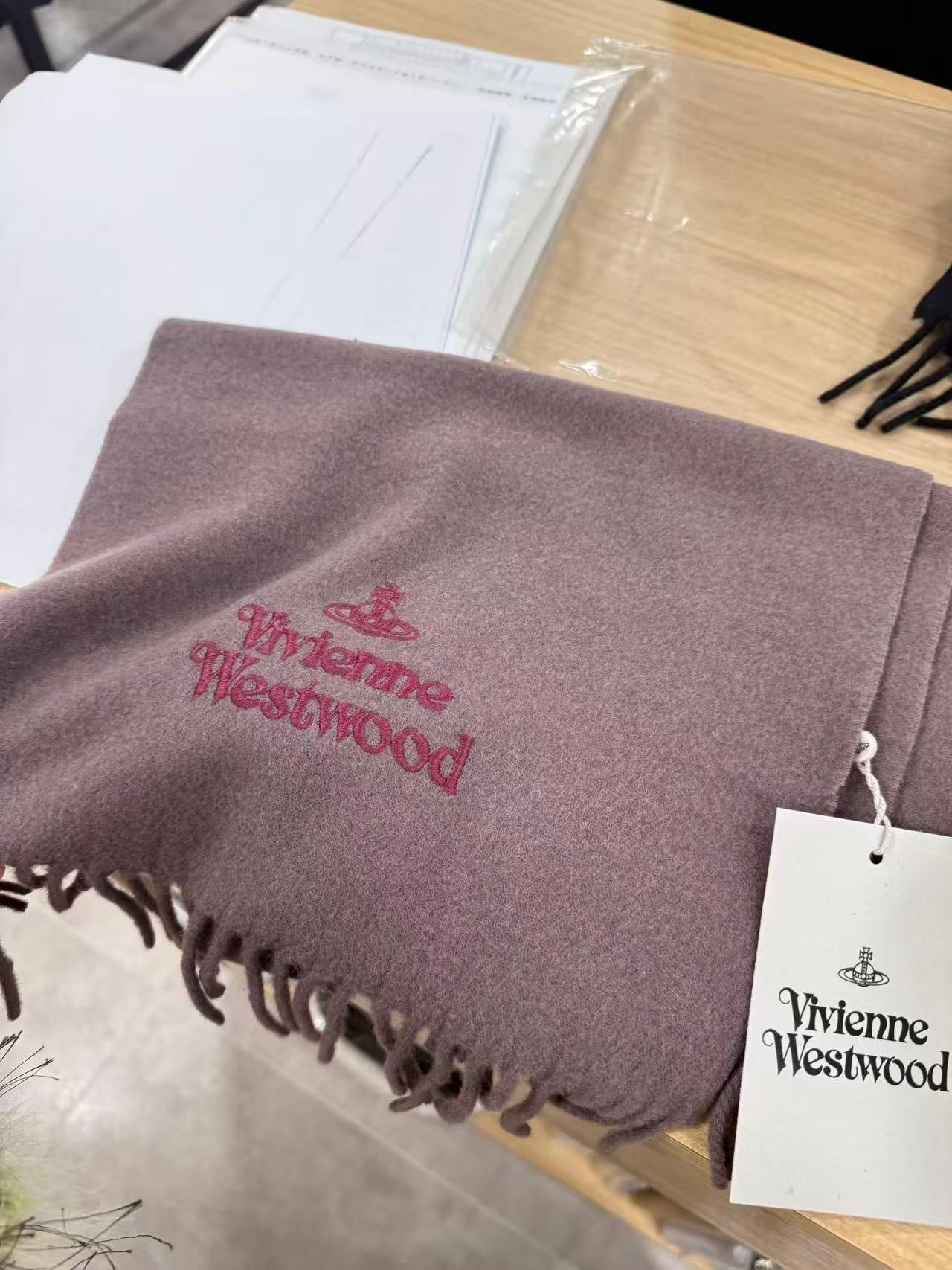 Vivienne Westwood Embroidered Logo Scarf (100% wool) [White, in stock, Japanese version, made in Italy!] 