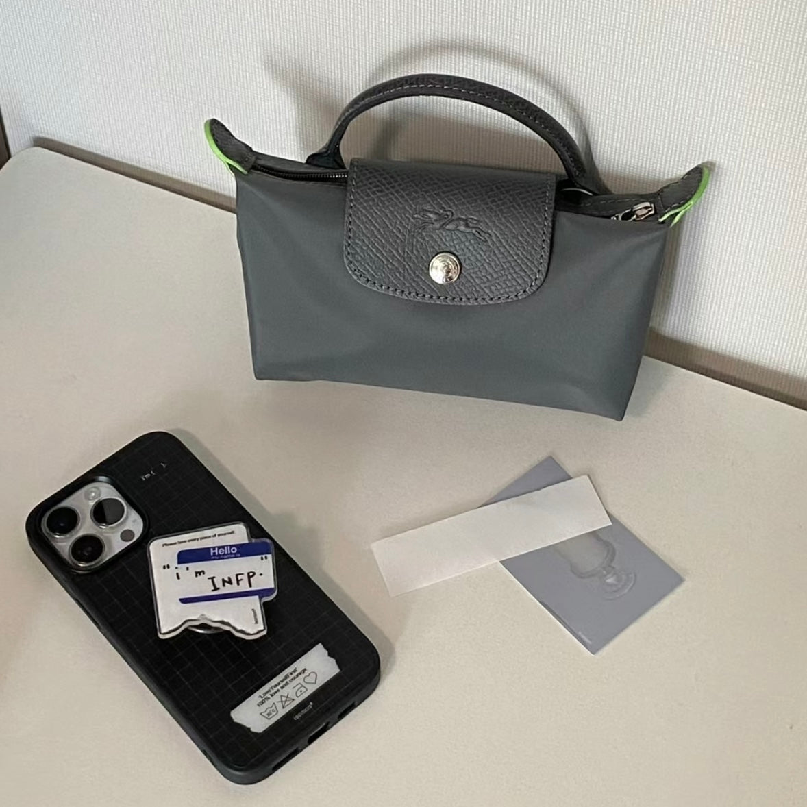 LONGCHAMP Le Pliage Pouch With Handle ［石墨灰超限量補貨!配肩帶+$60］