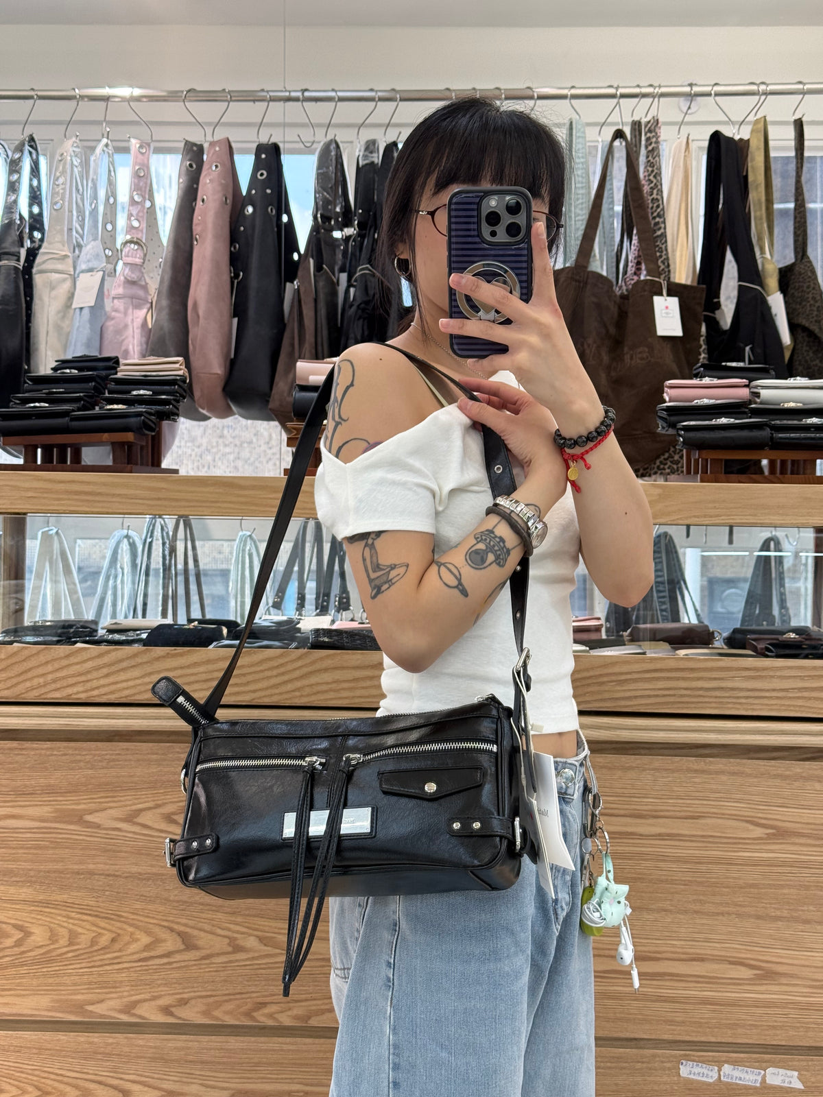 最新韓國選物🇰🇷 Matin Kim Side Buckle Biker Shoulder Bag 個性側扣拉鏈單肩袋［型格Biker 風 隨性百搭！］