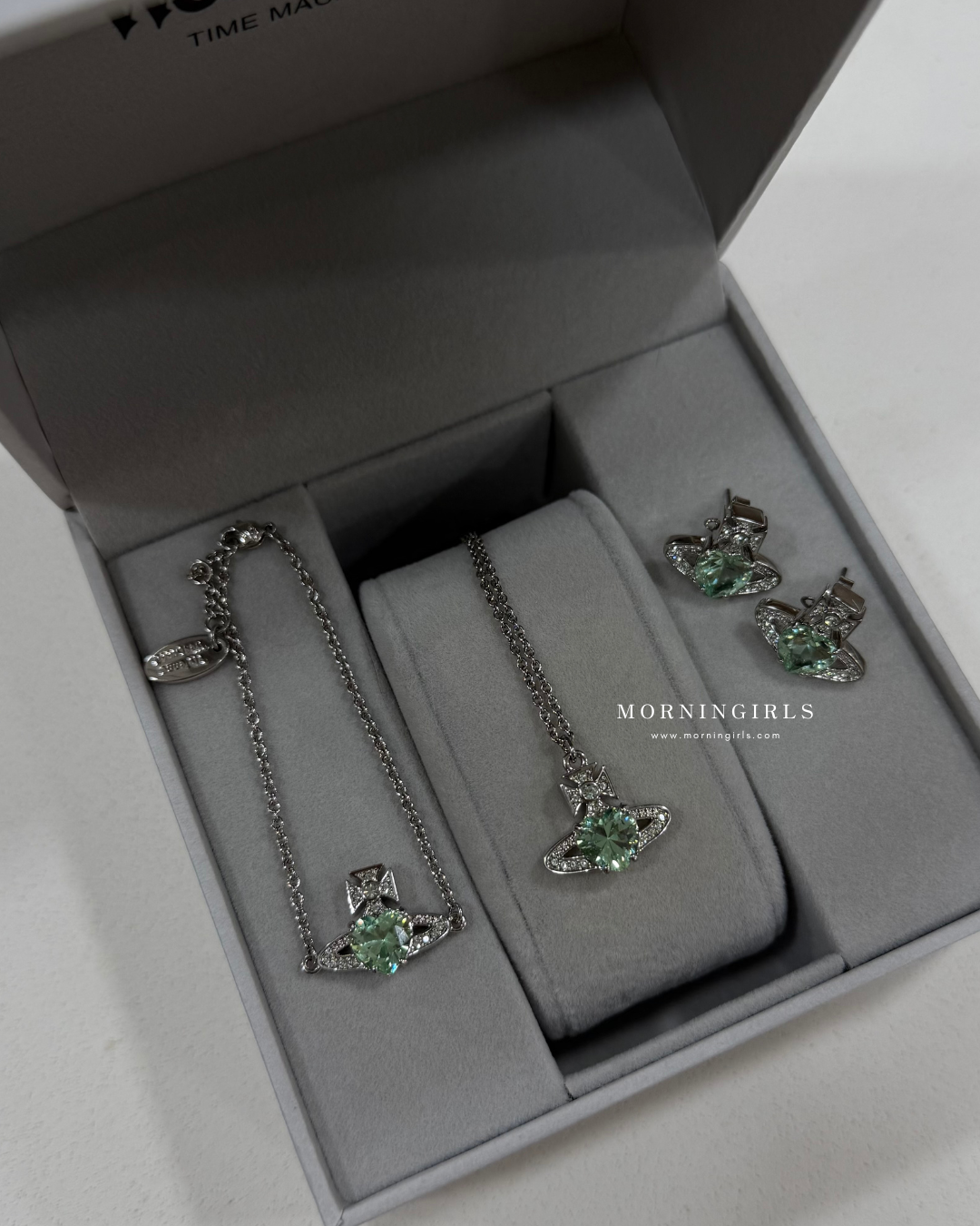 Vivienne Westwood Ariella Necklace 閃鑽愛心 最新春夏限定薄荷綠 滿滿的清新感［最新上架限時新品優惠中 4/2晚上準時完結! 頸鏈耳環手鏈全套現貨供應中］