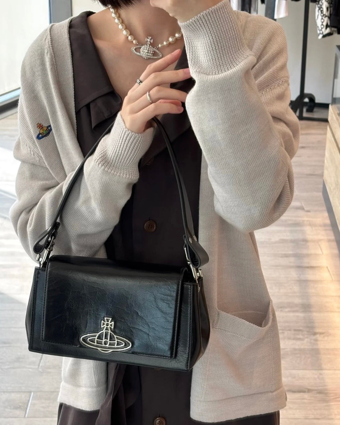 Vivienne Westwood Hazel Handbag SS25春季最新啞黑色 100%小牛皮