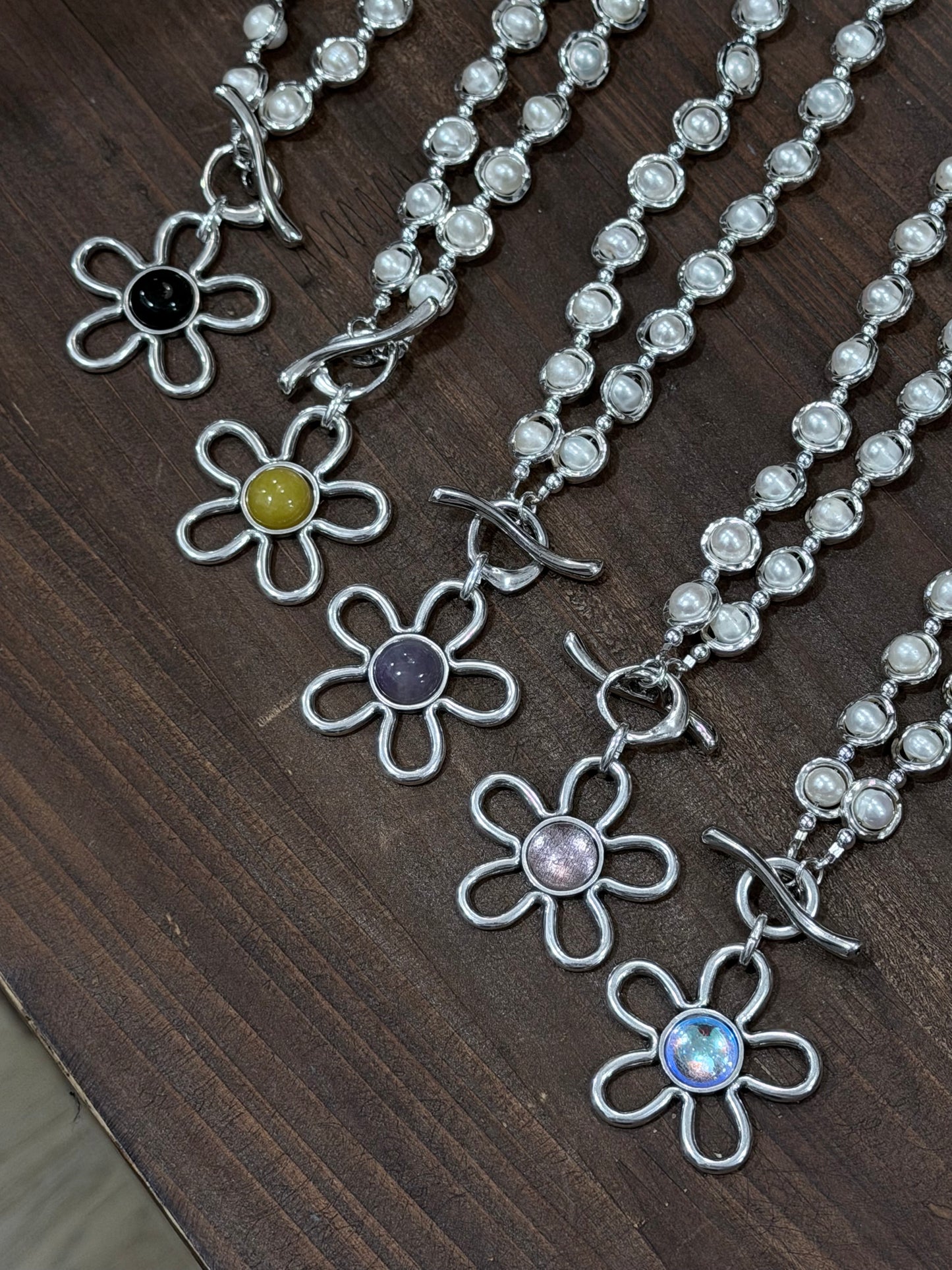 Otro Accesorio X Morningirls 聯乘自家製頸鏈 - Pearl Flower Necklace [超多新色! 門市率先上架已售出多條]