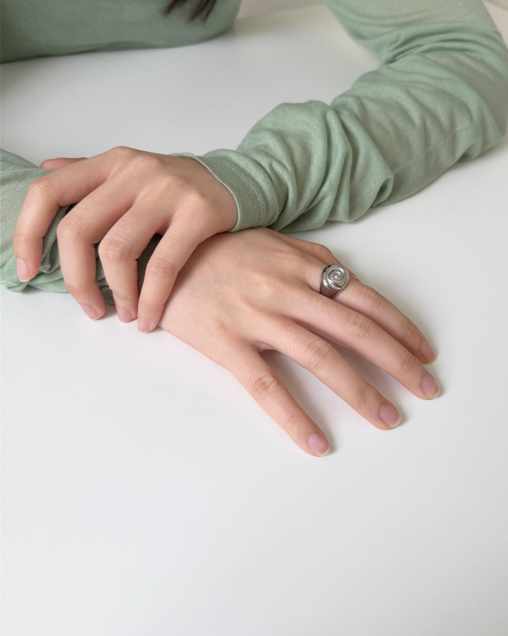 韓國選物🇰🇷 Grumpy Stuff Spiral Signet Ring