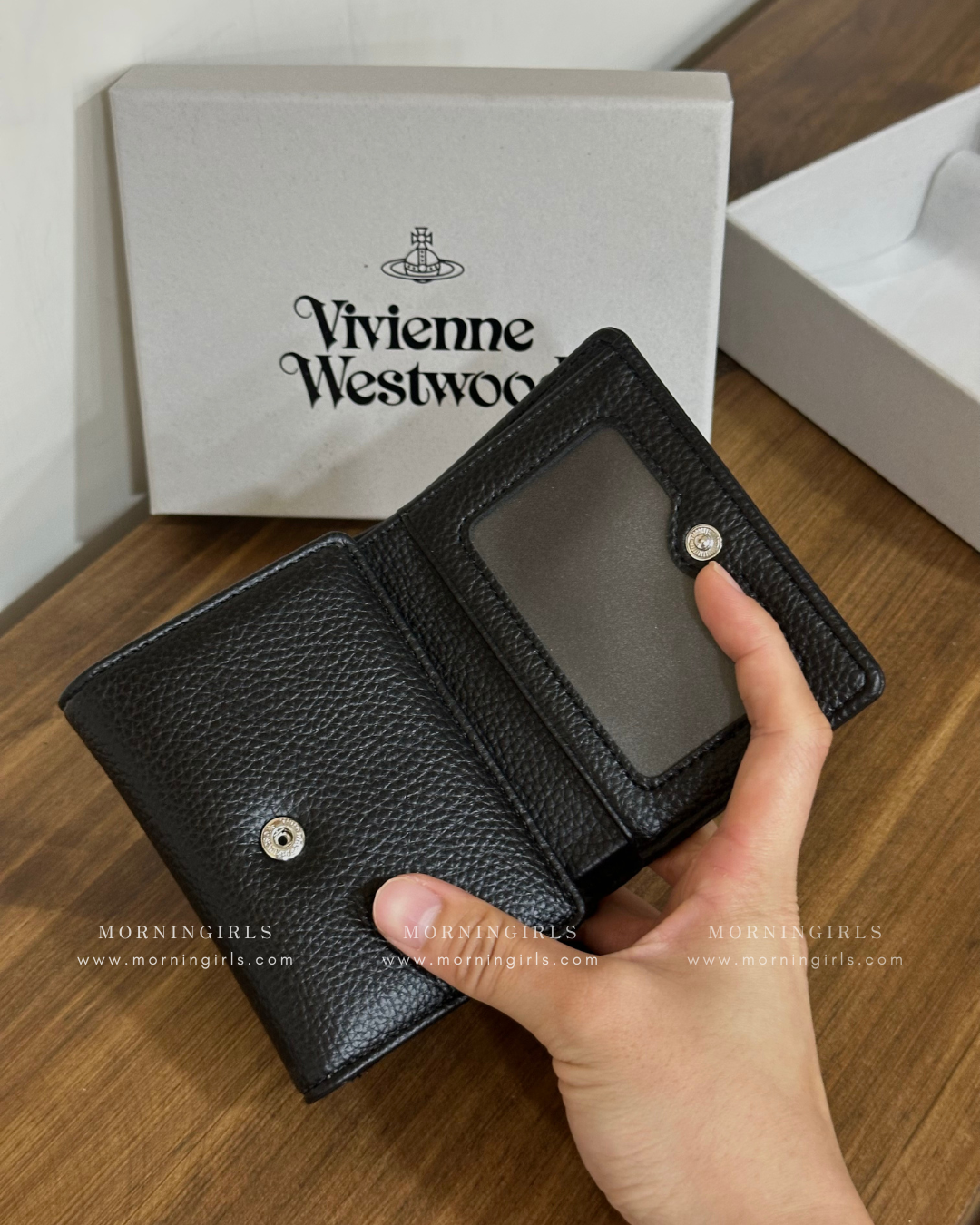 Vivienne Westwood Small Frame Wallet 黑銀荔枝皮［折扣中～極難補貨! 超罕有相位!]