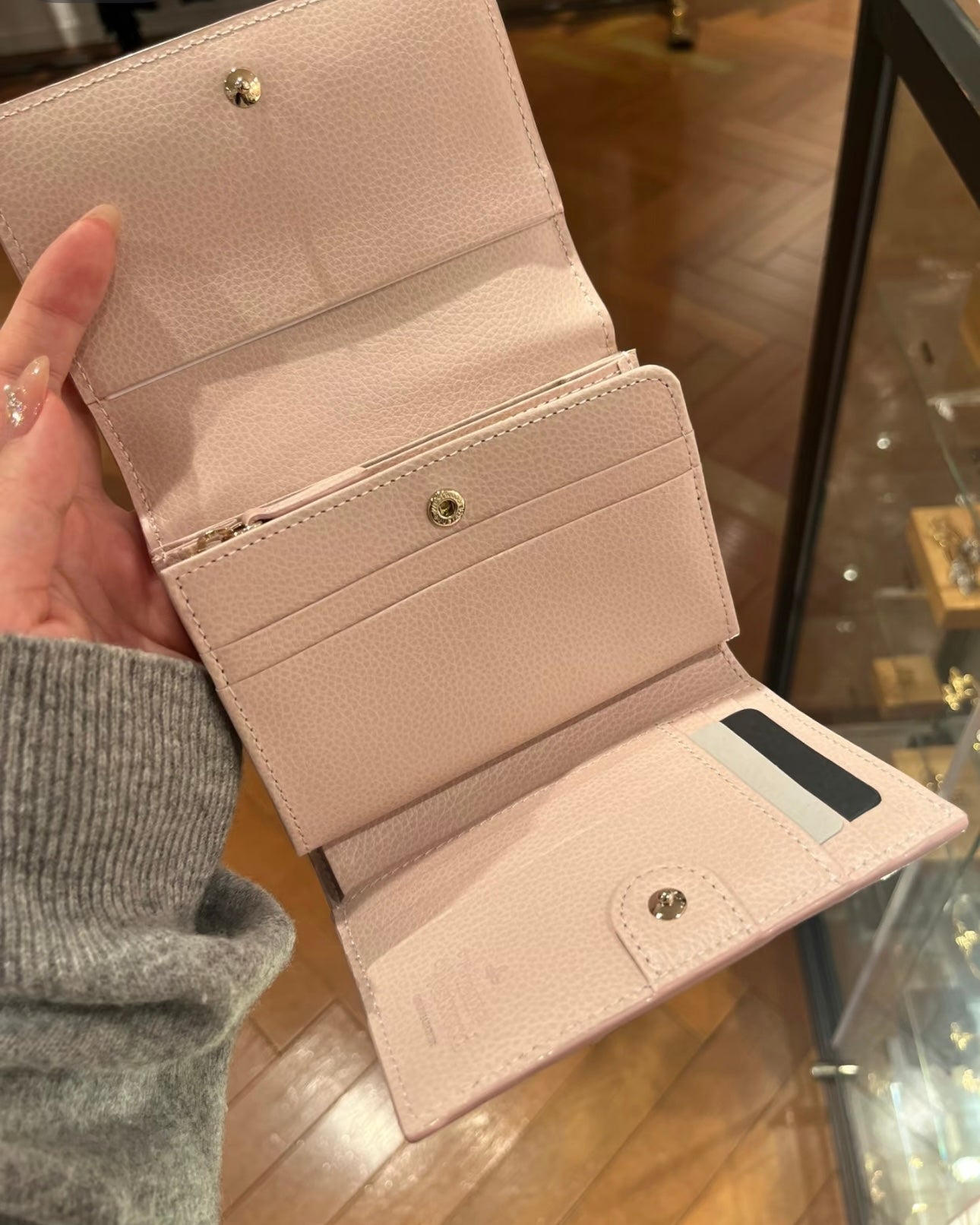 Vivienne Westwood 日本限定 軟身荔枝皮 最新多層大銀包 [內置coins bag+多卡位+雙層紙幣位] [2025最新內格設計!]