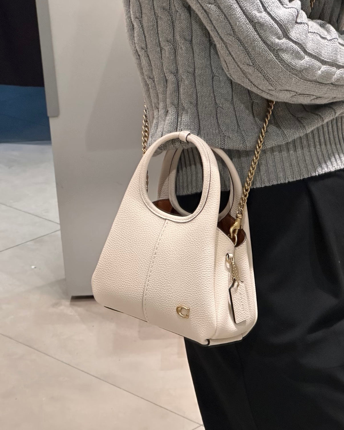 Coach Lana 19［最新上架小尺寸手提袋］