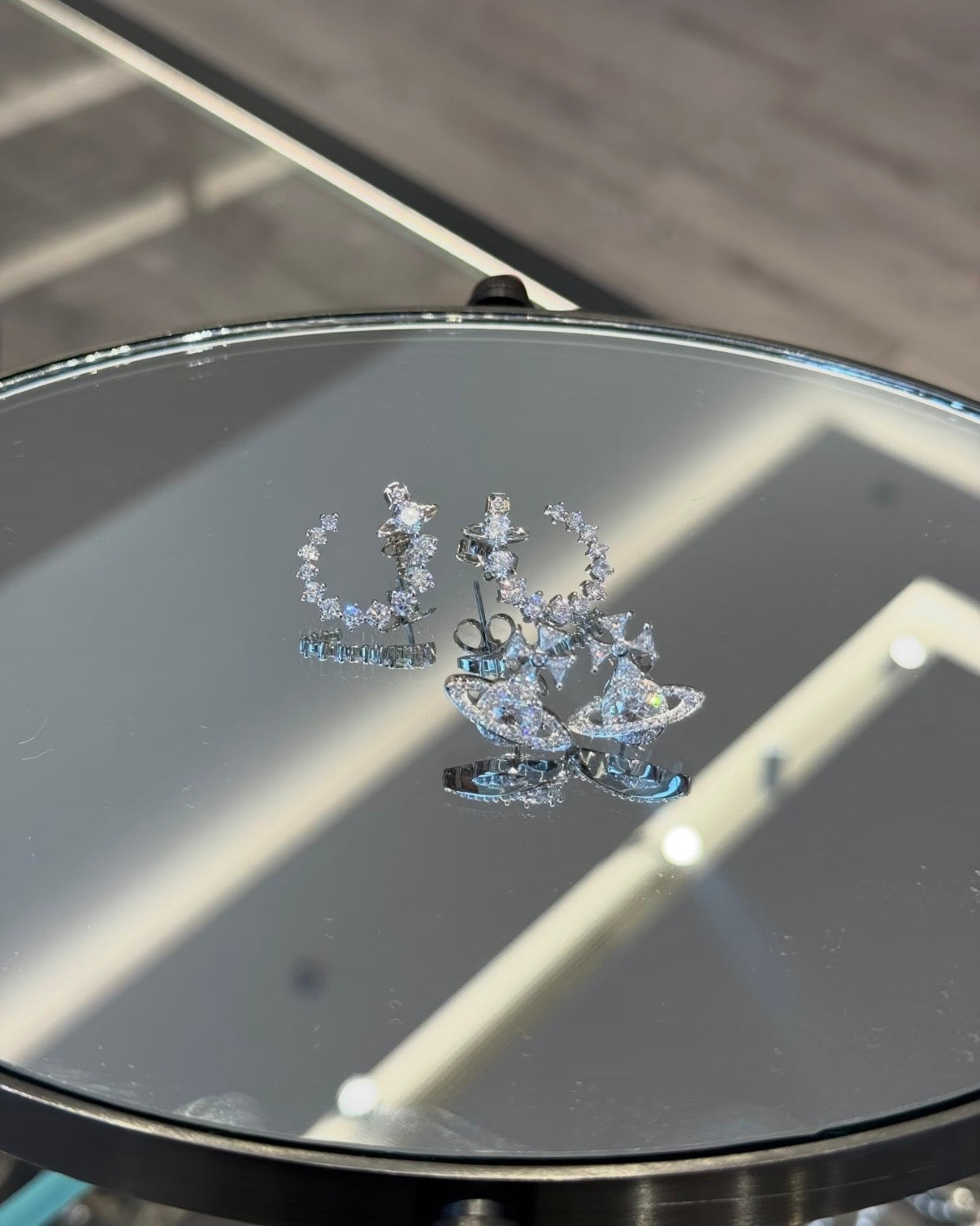 Vivienne Westwood Lydia Earrings 2026最新限定閃鑽圈圈