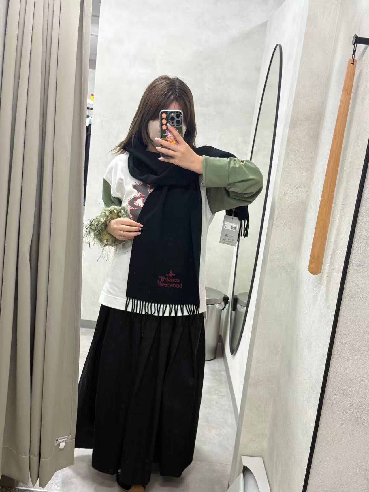 Vivienne Westwood Embroidered Logo Scarf (100% wool) [White, in stock, Japanese version, made in Italy!] 