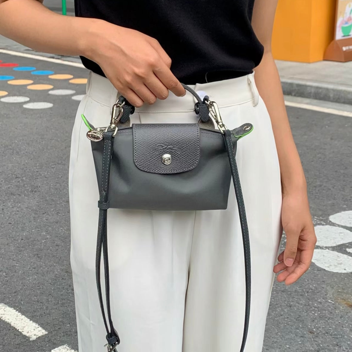 LONGCHAMP Le Pliage Pouch With Handle ［石墨灰超限量補貨!配肩帶+$60］