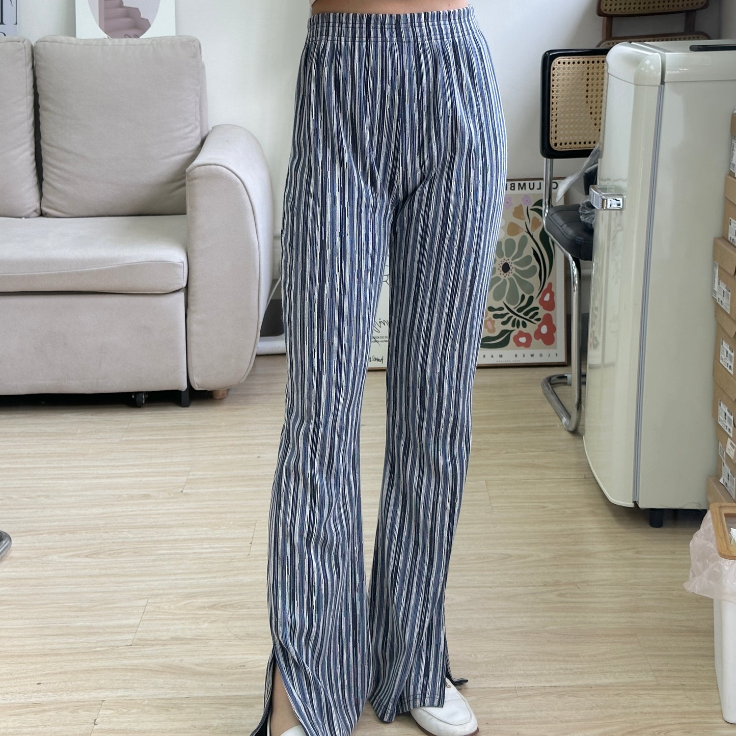 Striped Bell-Bottom Tight Pants [門市搬遷清貨限時優惠$199!]