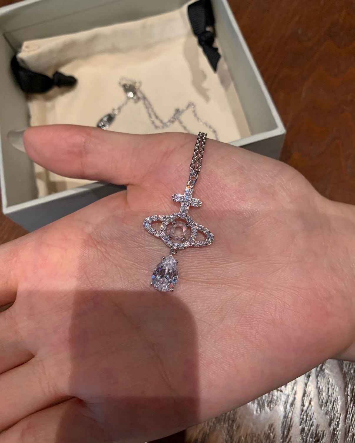 Vivienne Westwood Olympia Drop Pendant ［2026年最新上架 超溫柔人魚眼淚吊墜］