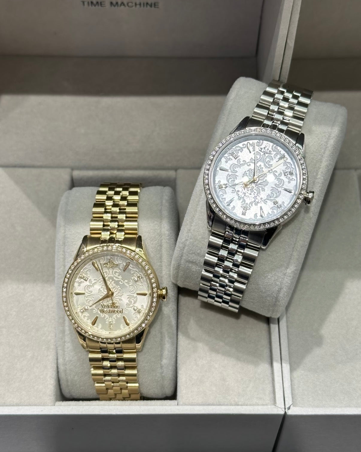 Vivienne Westwood Wallace Watch 32mm  [絕美霧灰藍浮雕超便宜預訂優惠中 旺角門市有實物看]