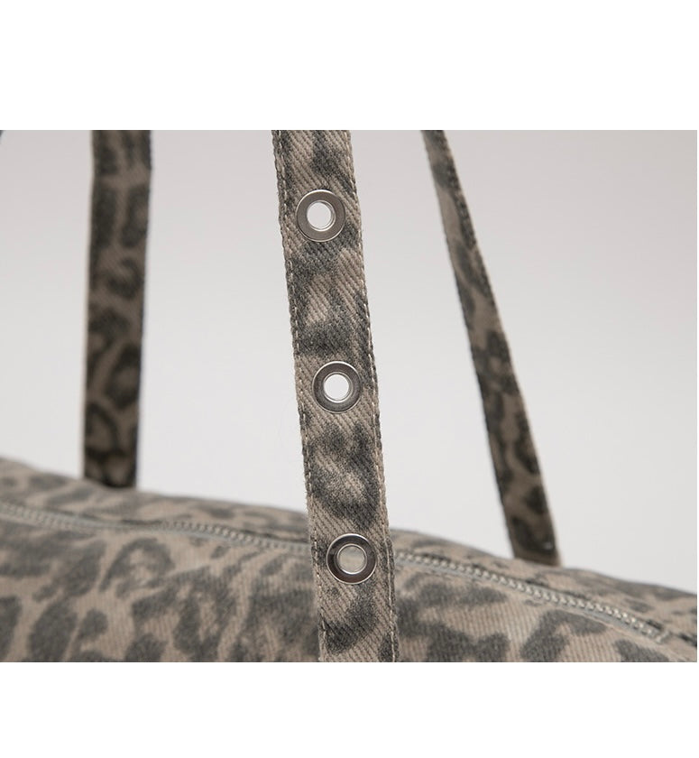 韓國選物🇰🇷Rolarola Maison De Rola Stud Leopard Duffle Bag 窩釘豹紋圓筒袋［張員瑛PICK! 復古搖滾風格 個性感滿滿!］