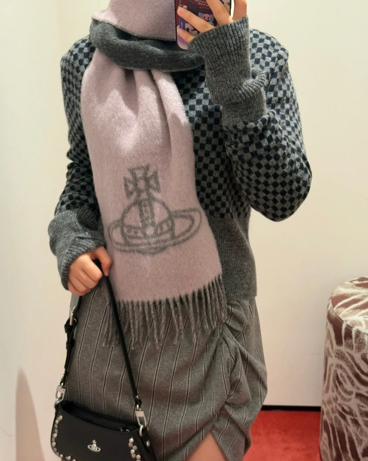 Vivienne Westwood Double ORB Logo Scarf (100% wool) 超熱賣2026限定灰粉紅 [今季必收 意大利製 現貨即將到港!]