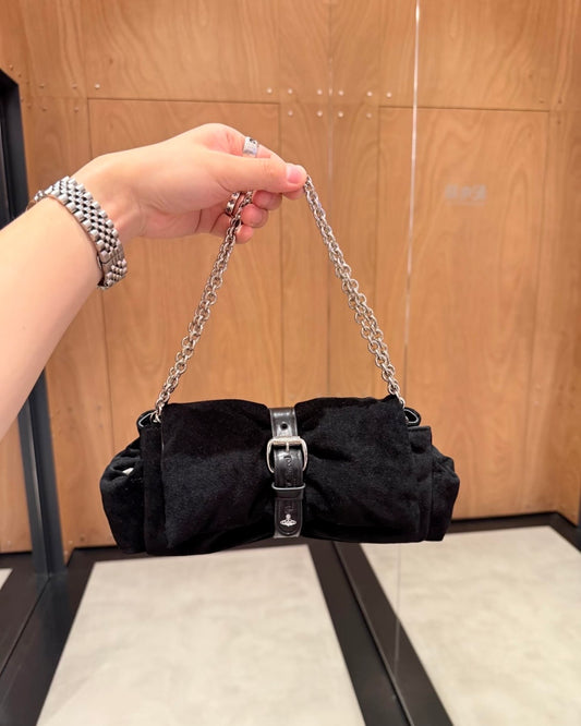 Vivienne Westwood Hazel Treasure 鐵鏈蝴蝶結袋 [秋冬限定猄皮黑]
