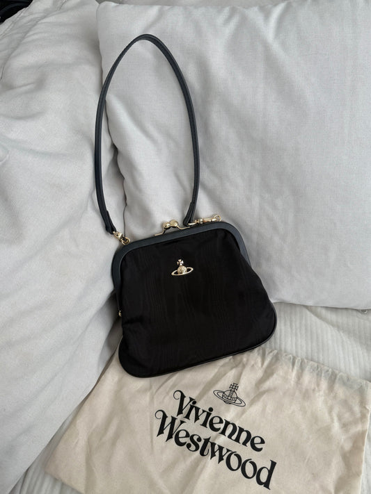 Vivienne Westwood Chelsea Vivienne's Clutch Bag 絕美絲絨復古金扣［已停產! 最後現貨!］