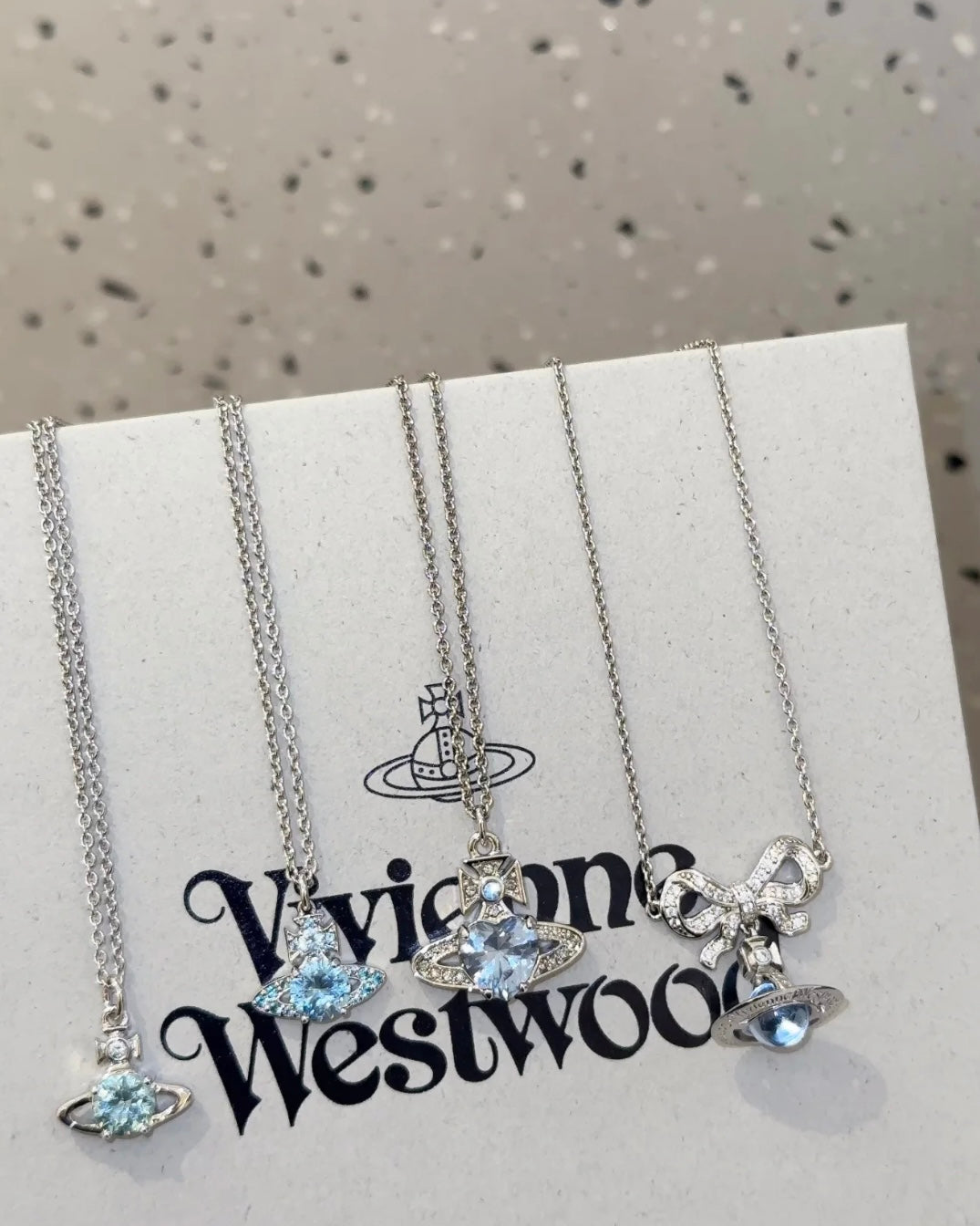 Vivienne Westwood Reina 低調精緻小鑽系列 2025最新限定天空藍 [絕美溫柔顯白淺藍色 正式接受預訂!]