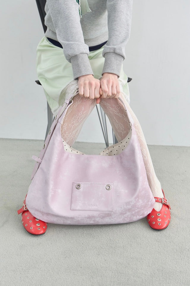 Leterie Leather Buckle Reversible Shoulder Bag 淺色系白波點 最新韓國選物🇰🇷皮革波點兩用洞洞扣半月袋［Made In Korea🇰🇷可雙面兩用 肩帶可調節上膊斜揹OK!］
