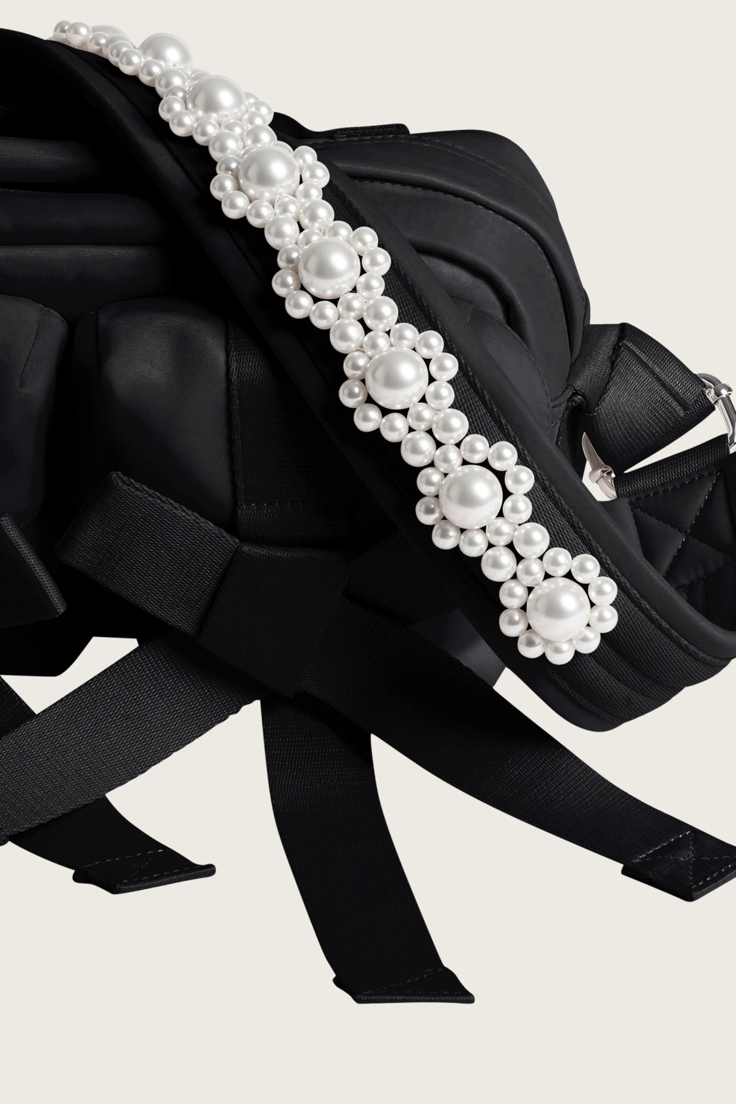 Simone Rocha Black Beaded Classic Bow Bag 絕美白珍珠肩帶［鄭容和同款 超推薦店主自留］