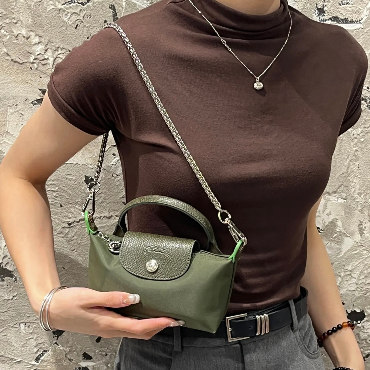 LONGCHAMP Le Pliage Pouch With Handle ［石墨灰超限量補貨!配肩帶+$60］