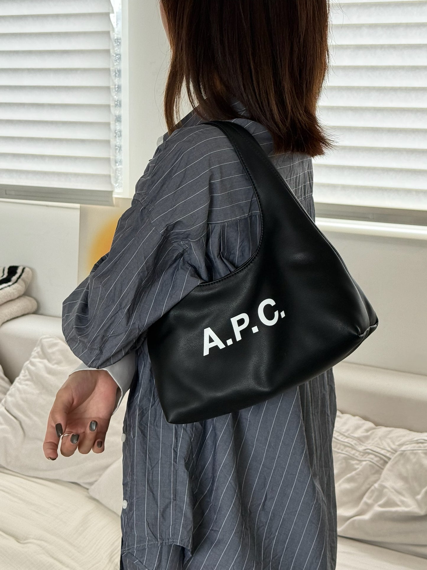 A.P.C. Baby Ninon Shoulder Bag［最新上架! 超可愛腋下袋!］