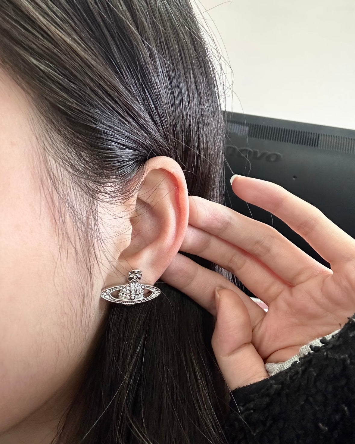 Vivienne Westwood Mini Bas Relief Pendant Earrings  [限時優惠中 Cortis同款]