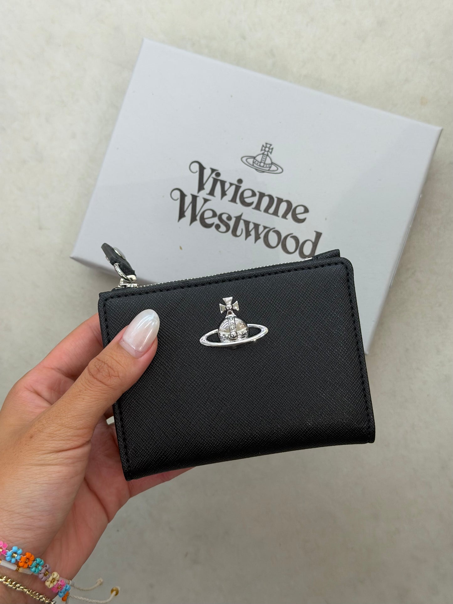 Vivienne Westwood 兩摺拉鍊小銀包 黑銀十字紋