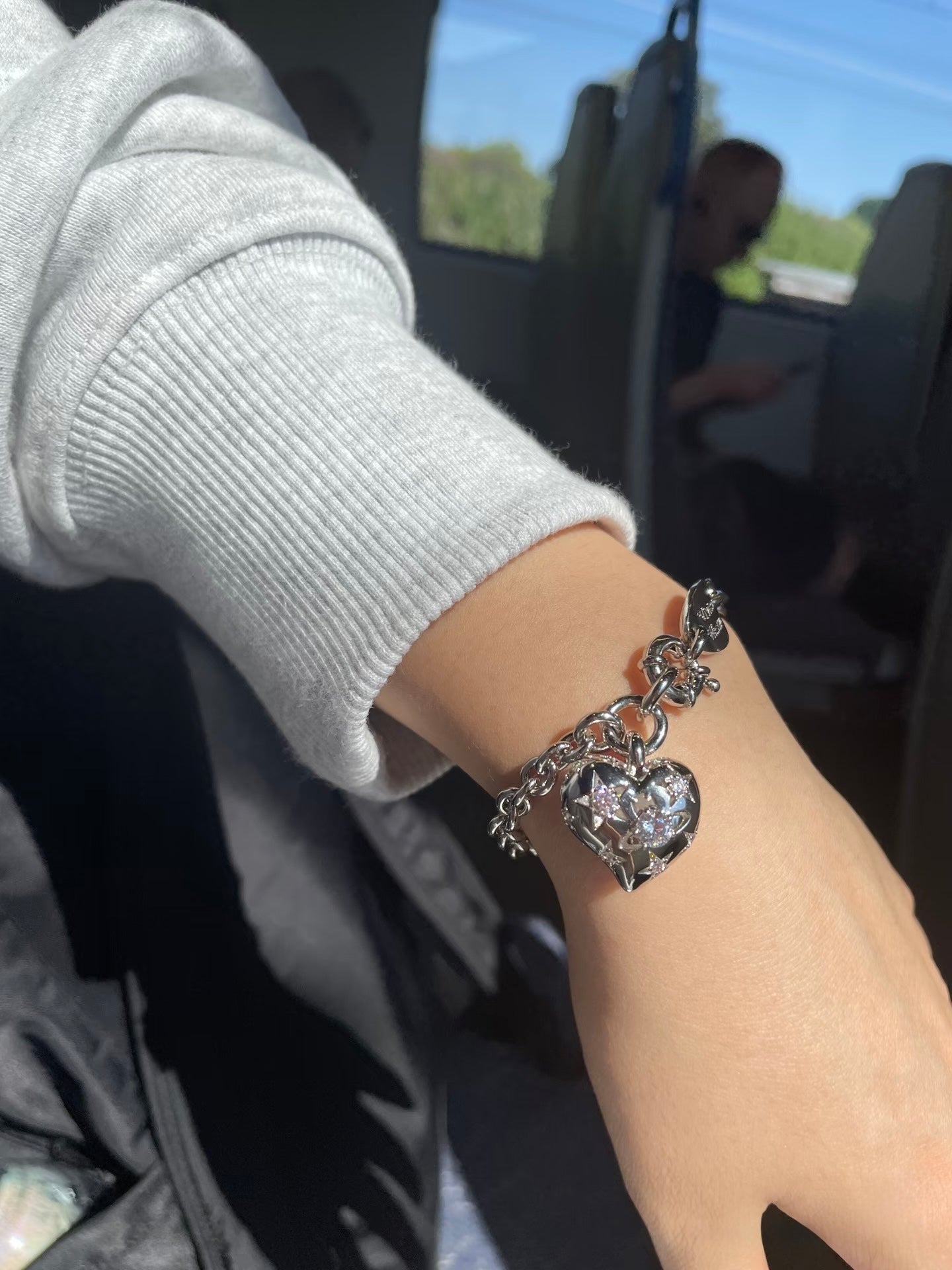 Vivienne Westwood Lee Bracelet 超美閃石立體心心星球［手鏈超限量上架］