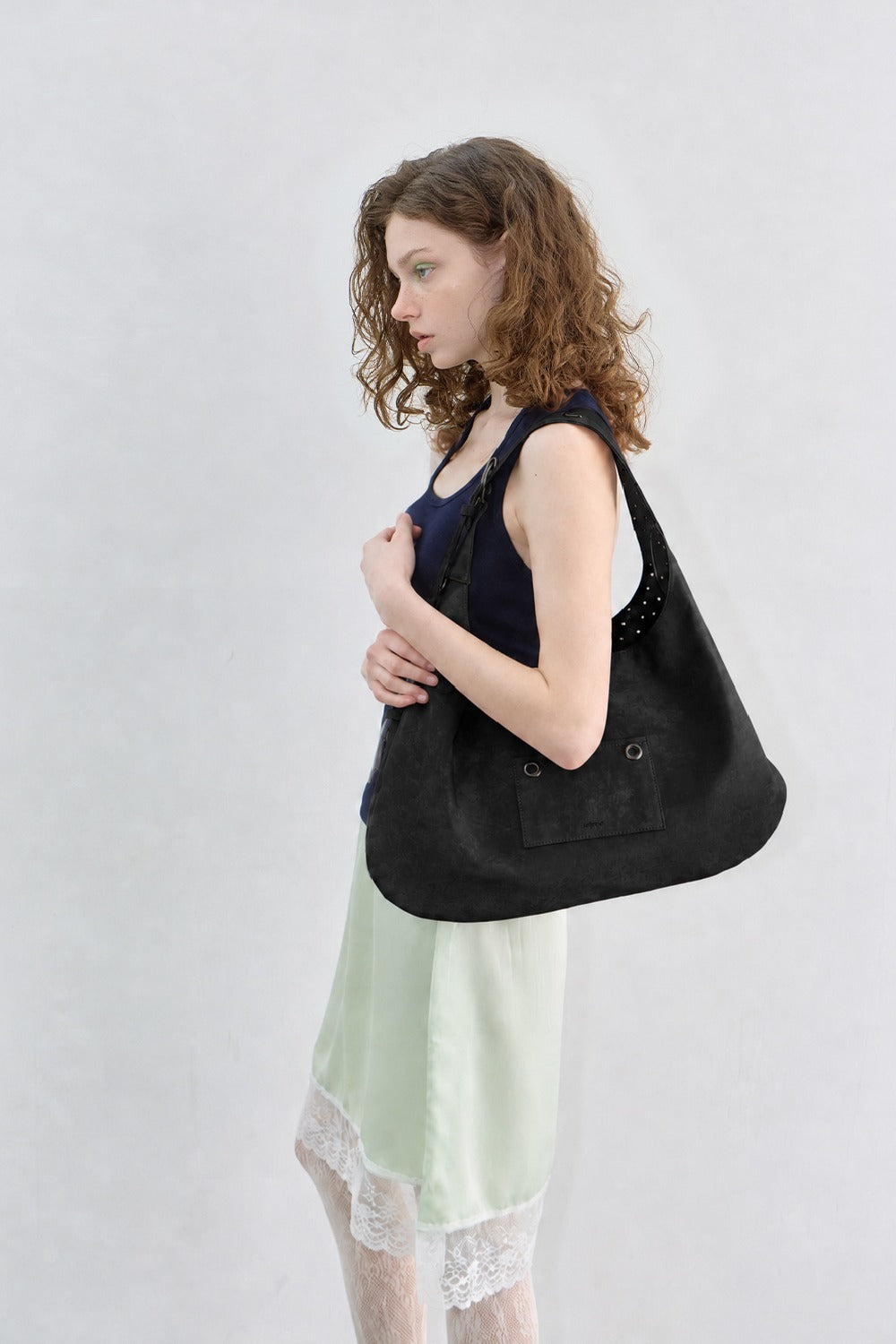 Leterie Leather Buckle Reversible Shoulder Bag 黑波點 最新韓國選物🇰🇷皮革波點兩用洞洞扣半月袋［Made In Korea🇰🇷可雙面兩用 肩帶可調節上膊斜揹OK!］