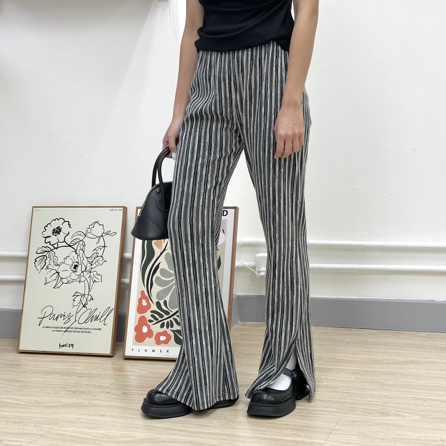 Striped Bell-Bottom Tight Pants [門市搬遷清貨限時優惠$199!]