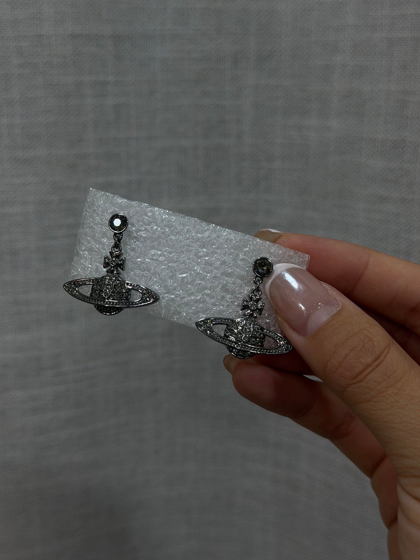 Vivienne Westwood Drop Earrings [Super Sparkling Date Outfit Recommendation ♡]