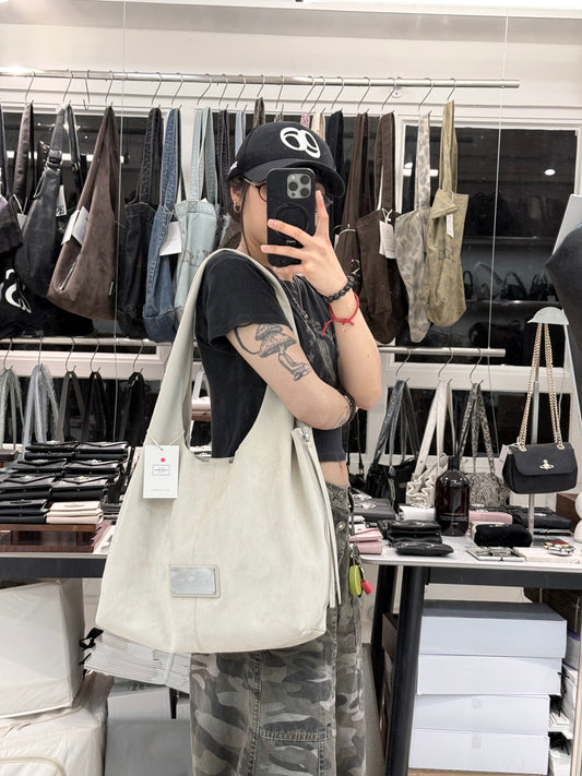 最新韓國選物🇰🇷 Matin Kim Side Zip Suede Shoulder Bag 側拉鍊麂皮流蘇單肩袋￼［復古麂皮 簡約大容量！］