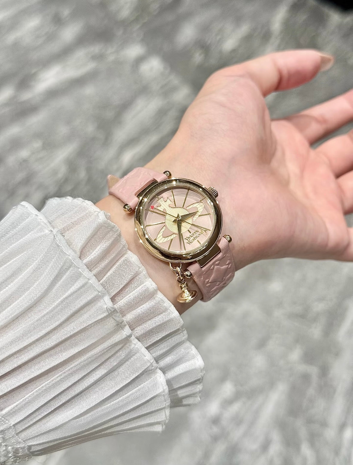 Vivienne Westwood Orb II Watch [平價入門首選連星球小吊墜]