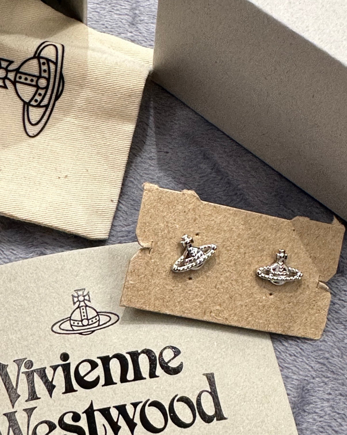 Vivienne Westwood Farah Mini Orb Earrings 低調學生款[英國年中優惠🇬🇧直減$100/台幣$380!可放耳骨］