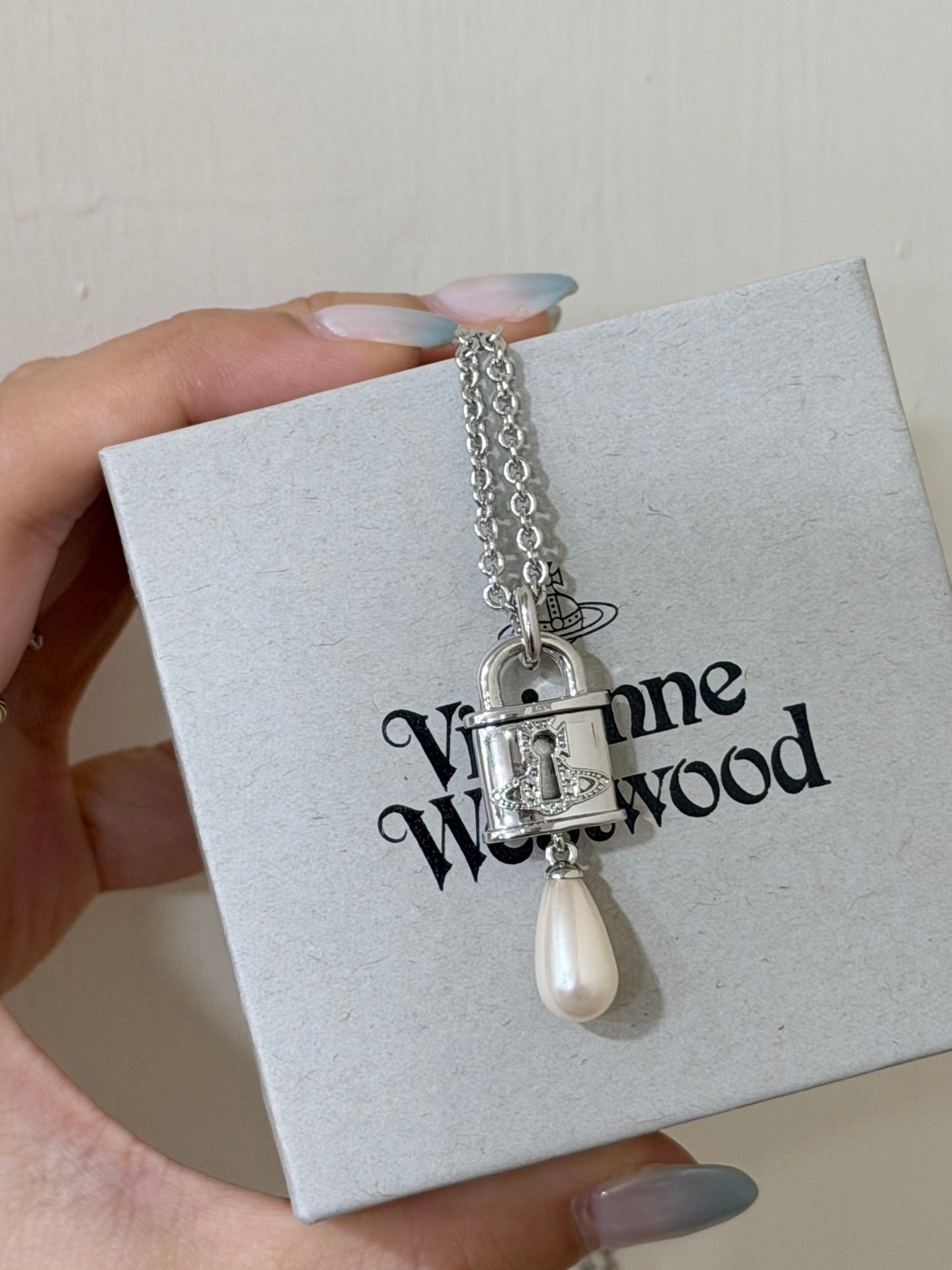 Vivienne Westwood Celestia Necklace [2026最新中性款珍珠鎖扣頸鏈］