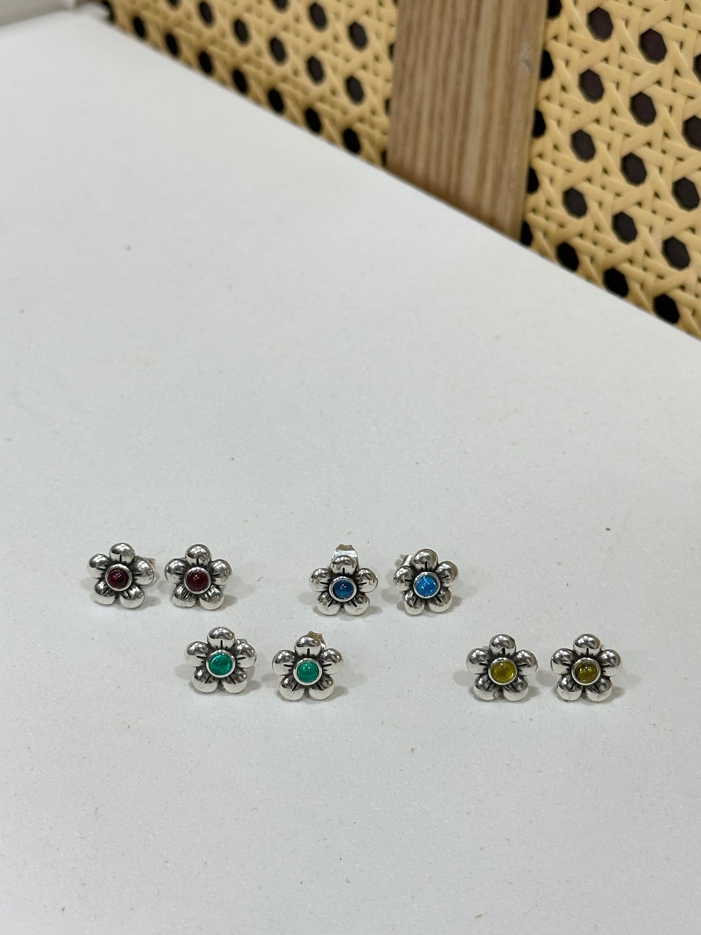 Otro Accesorio 西班牙手工飾物 - Mini Flower Earrings [NEW ITEM!]