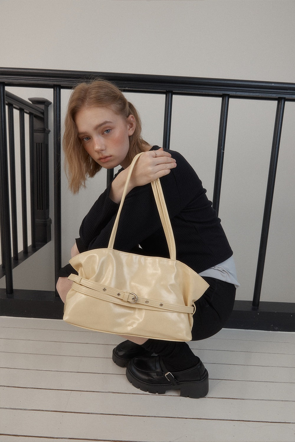 最新韓國選物🇰🇷 Leterie Mellow Reversible Belt Tote Bag 雙面兩用腰帶扣單肩袋［Made In Korea🇰🇷 雙面兩用 皮帶扣設計］