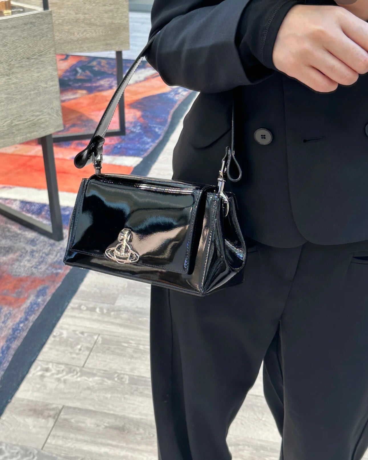 Vivienne Westwood Hazel Handbag 漆皮黑［最新上架! 限時優惠中!］