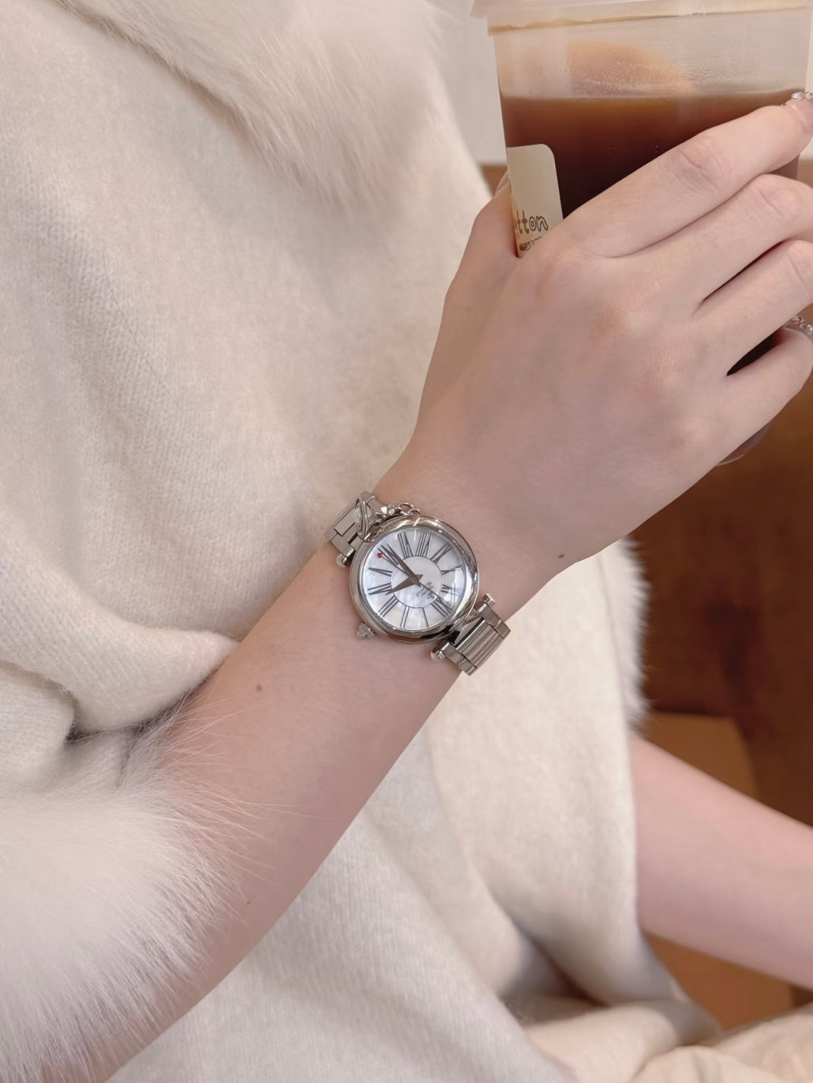 Vivienne Westwood Mother Orb Watch 32mm [超可愛連小吊墜] – morningirls