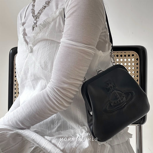 Vivienne Westwood Chelsea Vivienne's Clutch Bag [✨JENNIE同款✨] 最新黑色荔枝皮
