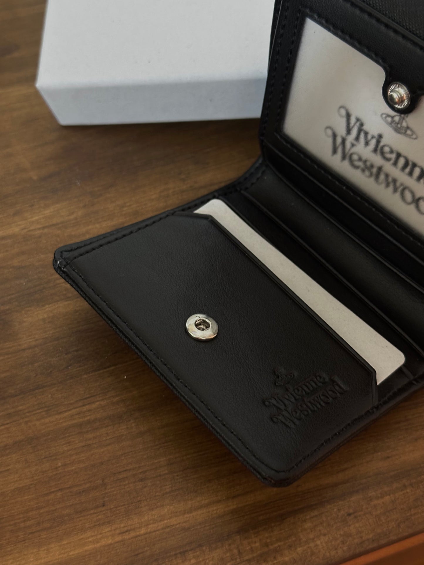 Vivienne Westwood Small Wallet 黑銀十字紋 [最新上架! 超罕有連相位銀包!]